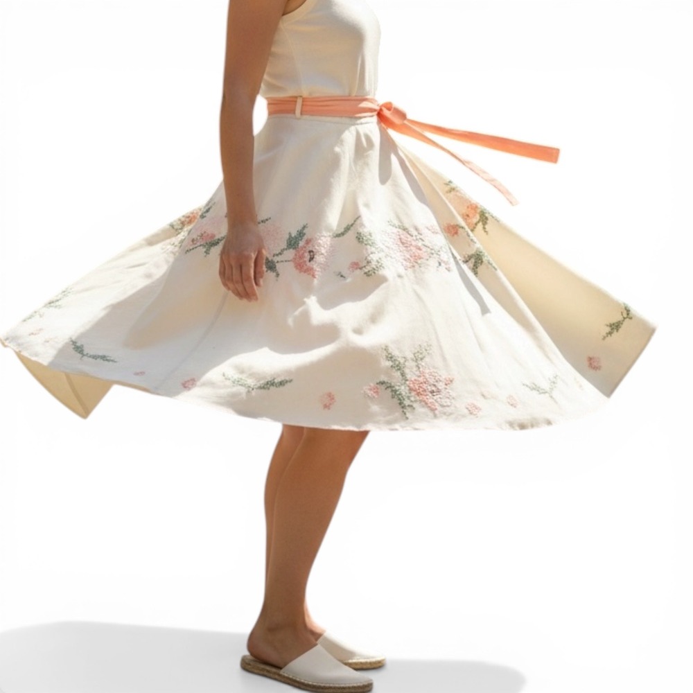 Vintage Handmade Cross Stitch Floral Wrap Full Skirt Cream‎ Peach Embroidered